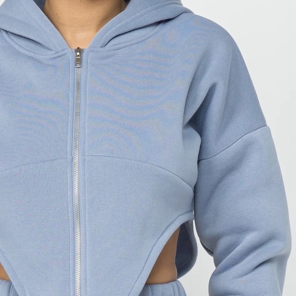 Two piece cropped short set - Picture 2 of 6